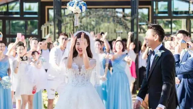 新娘手捧花20朵玫瑰代表什么,几支玫瑰花的寓意是什么呢