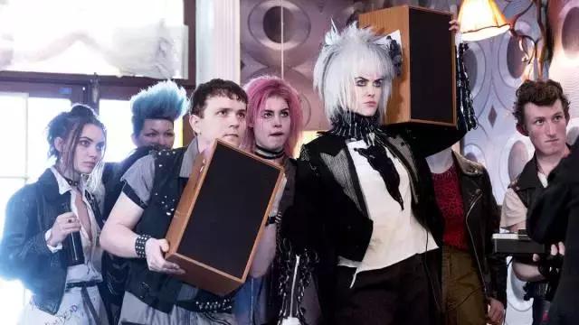 19岁爆红好莱坞女星,好莱坞巨星戛纳电影节红毯