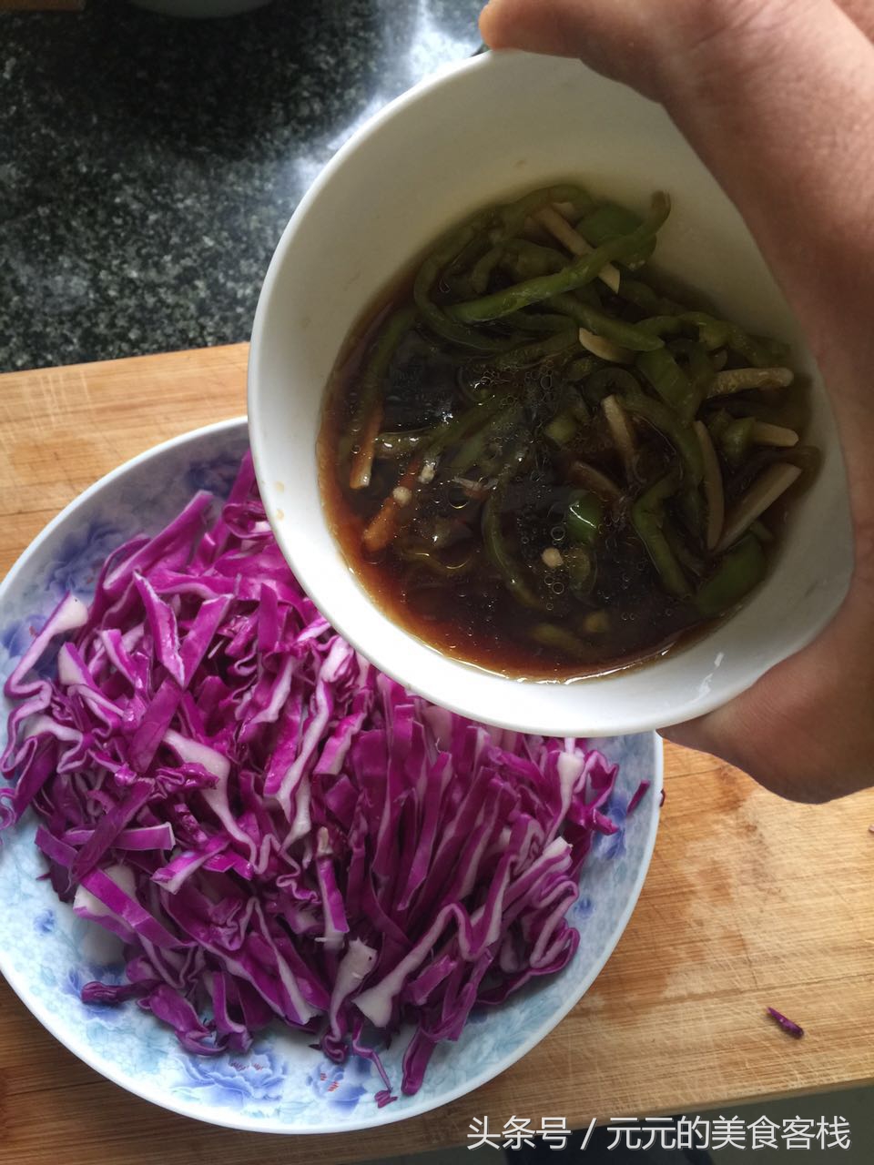 紫甘蓝怎样炒着好吃又简单,紫甘蓝怎么做又好吃又简单