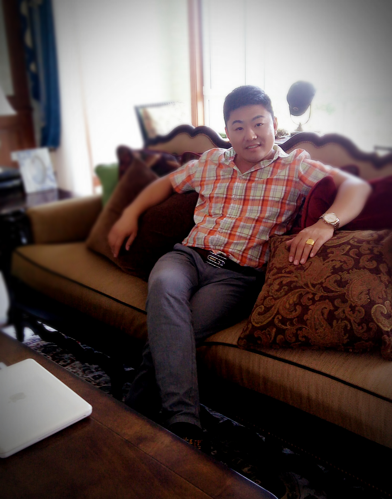 做人得有底线做事得有规矩,做人要有底牌