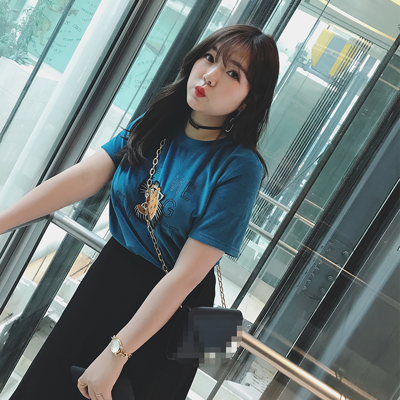 胖女孩子穿的宽松版的t恤,胖女生穿什么宽松t恤好看