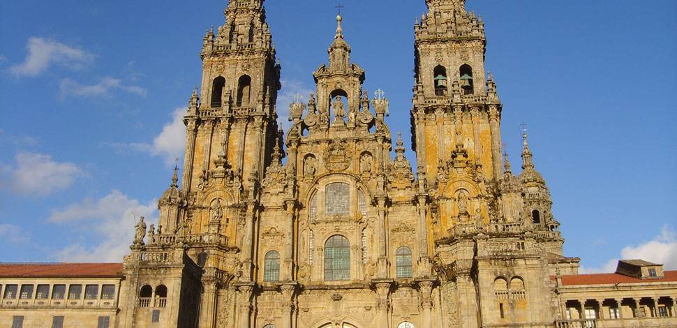 去西班牙，你想看被万达吞下去的大楼还是吐出来的大楼？