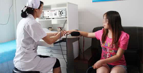 白癜风光疗可以治好白癜风吗,白癜风涂抹药能不能治疗白癜风