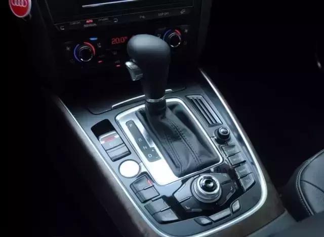 十年车龄的奥迪q5值得买吗,17万公里的奥迪q5还值得购买吗