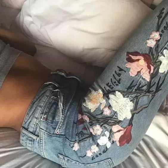 衣服破了个小洞怎么补无痕迹,衣服破了一个特别小的洞