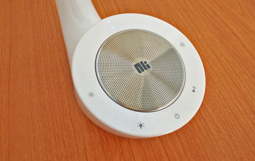 台灯与音箱的艺术合体—Nillkin幻影MC4无线台灯音箱