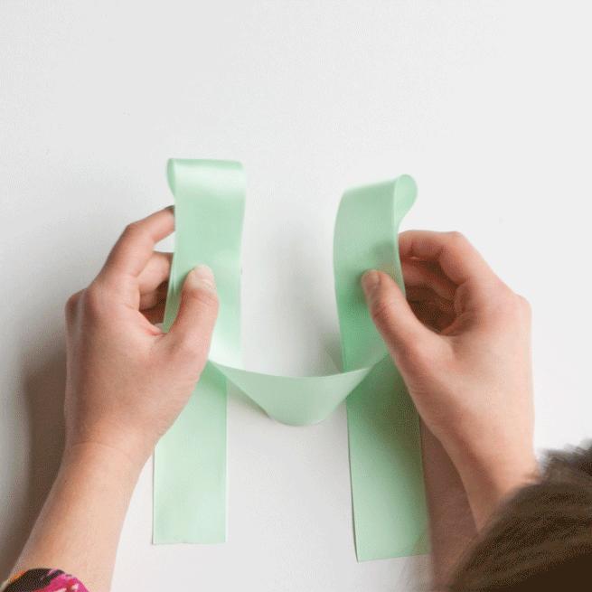 在秋冬有一个百搭超方便的蝴蝶结,超适合秋冬的蝴蝶结