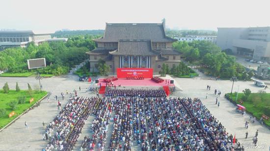 行者驰骋风沙，不负青丝韶华