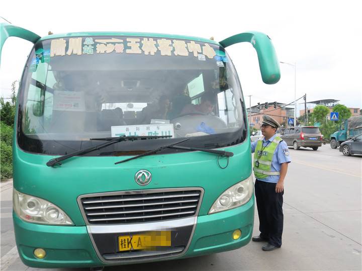 各类货车和危险品运输车实施限行,大型货车上路安全专项整治