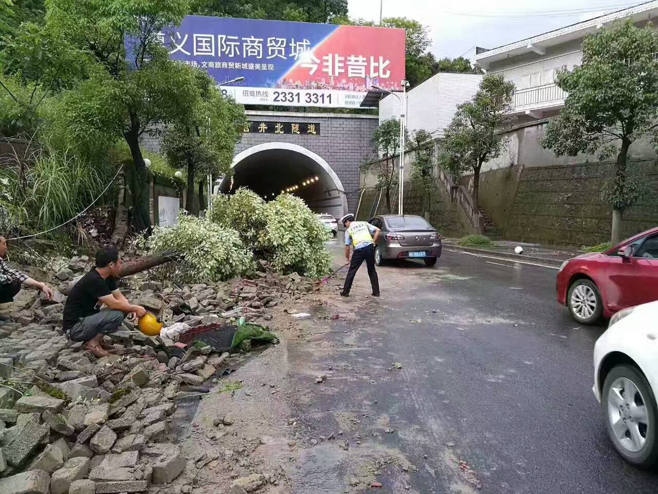 为什么很多人对交警感到不满,交警的辛苦体现在哪些方面
