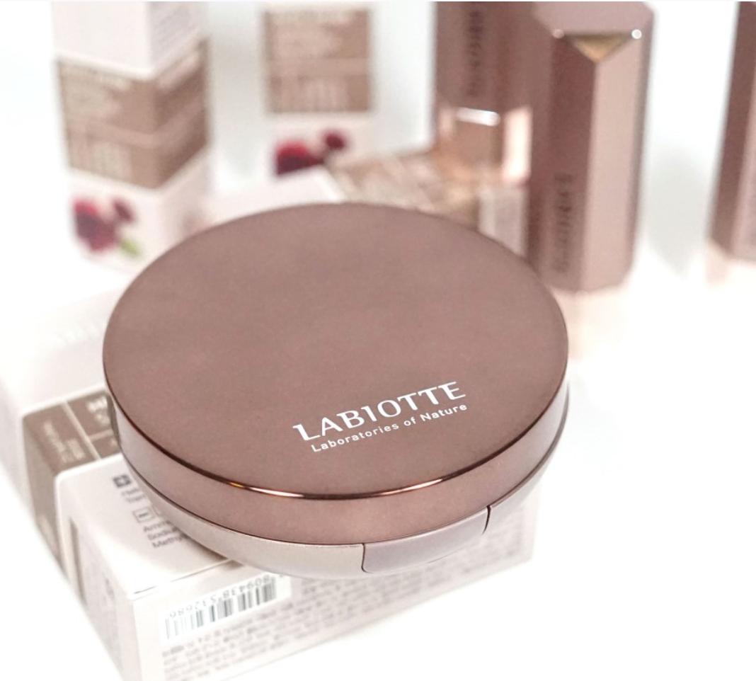 粉底们的《奶酪陷阱》：奶冻、微光、慕丝粉饼，谁还能赢气垫粉底