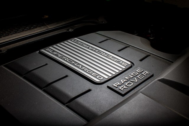 路虎揽胜运动版越野性能测试,2022款路虎揽胜运动深度测评