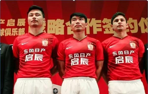 汽车进鱼缸是为了向星爷致敬?盘点惊艳的车企营销