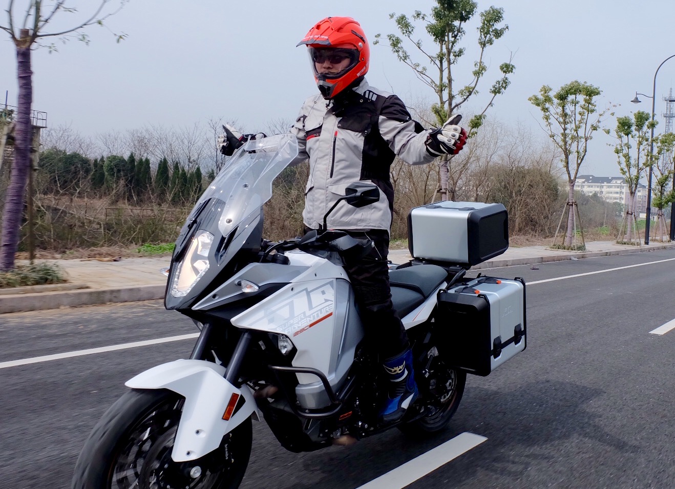 新车ktm1290advr落地价格,2020款ktm1290advs试驾