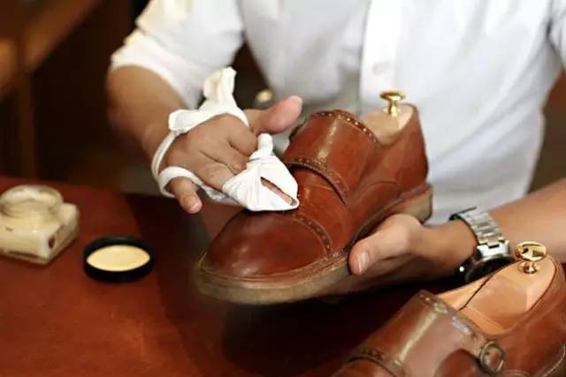 如何正确皮鞋护理清洁保养两不误,皮鞋怎么进行日常保养护理