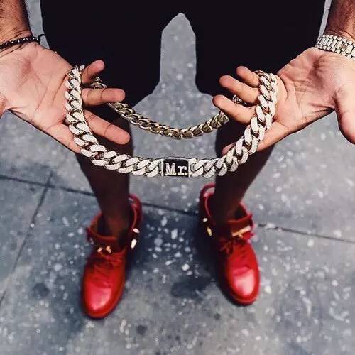 拒绝暴发户标签，大金链子也挤入潮流界争宠了