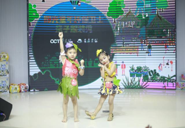 小朋友环保时装秀的衣服,幼儿园小朋友的环保服装秀