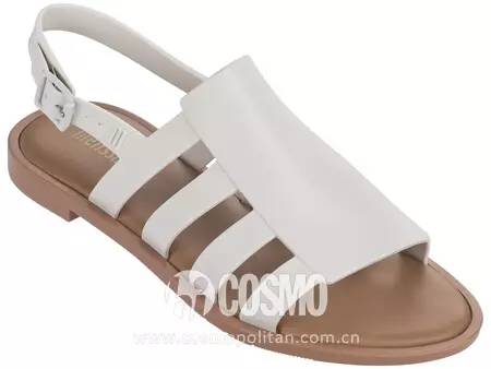 适合日常穿搭的拖鞋,当下流行塑料拖鞋穿搭