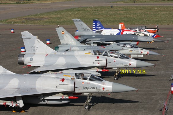 我国第一架战机是谁设计的,我国自行研制的第三代战斗机是