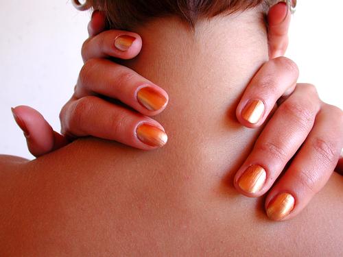 肝硬化脸色发黑怎么变白,肝硬化皮肤出现斑点是不是很严重