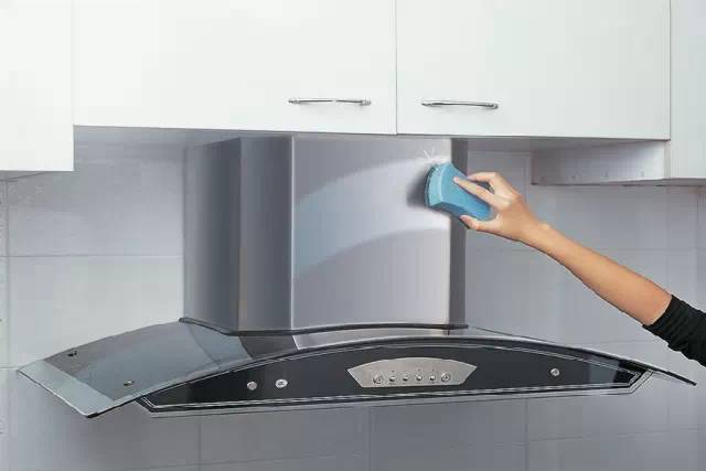 油烟机清洗家政教程全过程视频,厨房油烟机污垢怎么清理