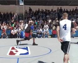 唐斯单节32分集锦,唐斯被球队戏耍