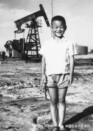 油田老照片,曾经有上万人居住的地方