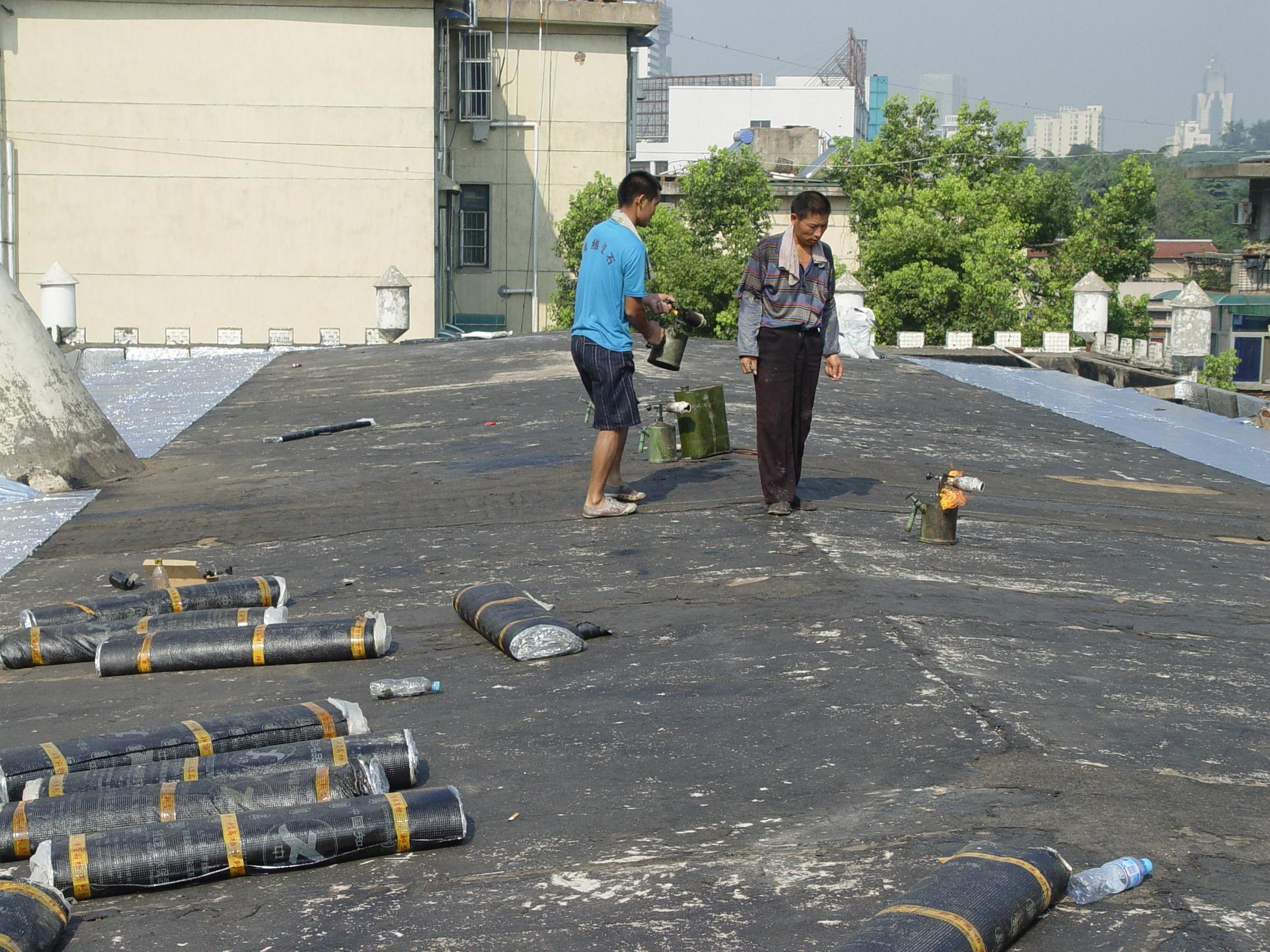 房顶漏水怎么查漏水点,房顶漏水一定是楼上漏水吗