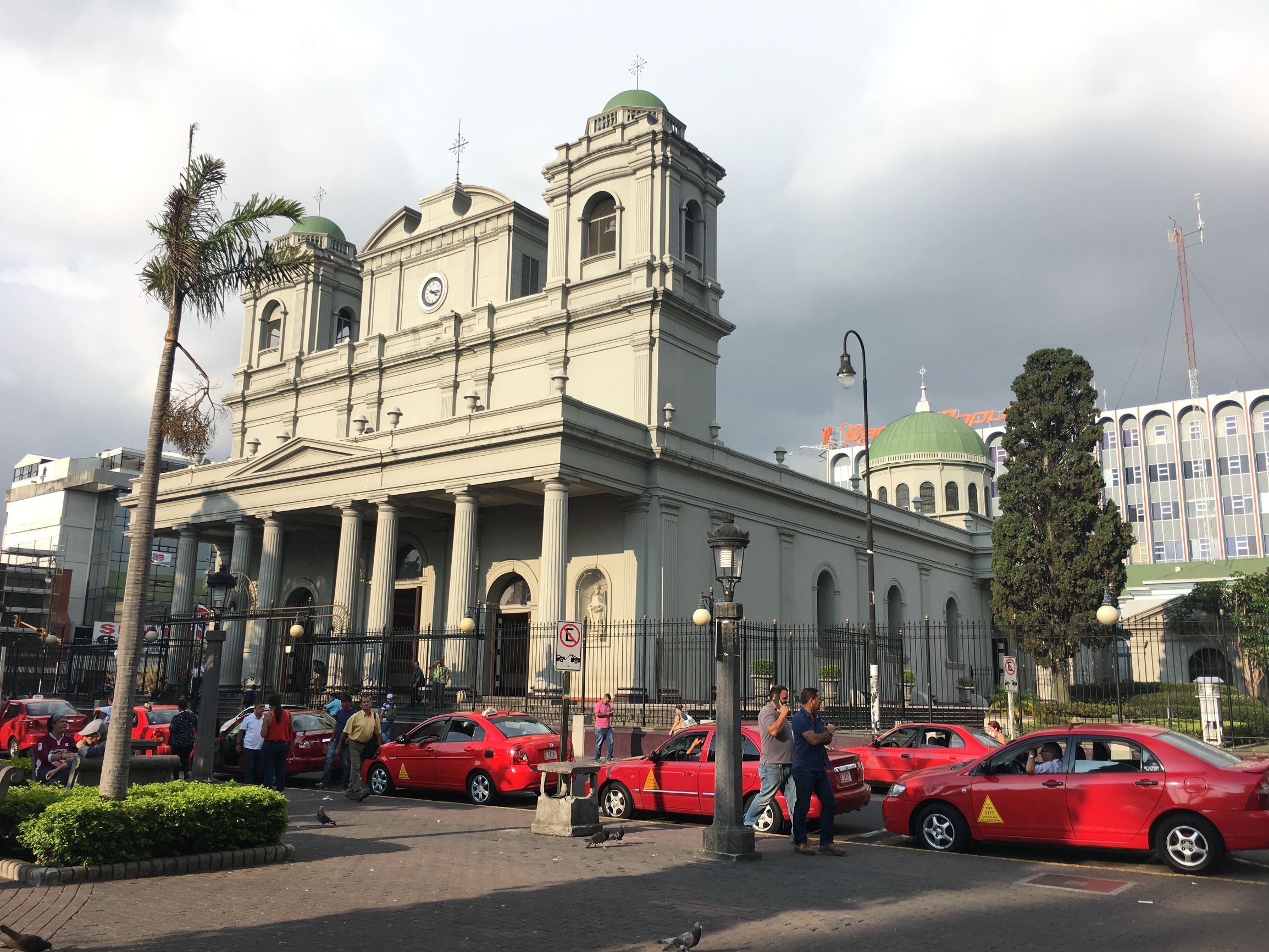巴拿马同中国建交了吗,巴拿马和美国隔了几个国家