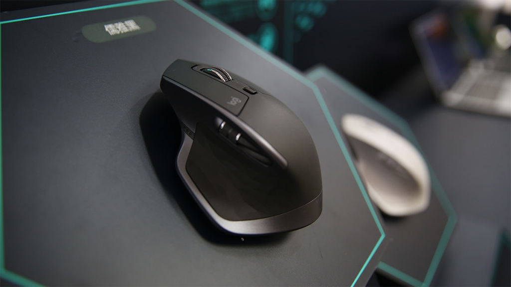 可边用边充电的无线充电的鼠标,罗技高端无线鼠标怎么使用