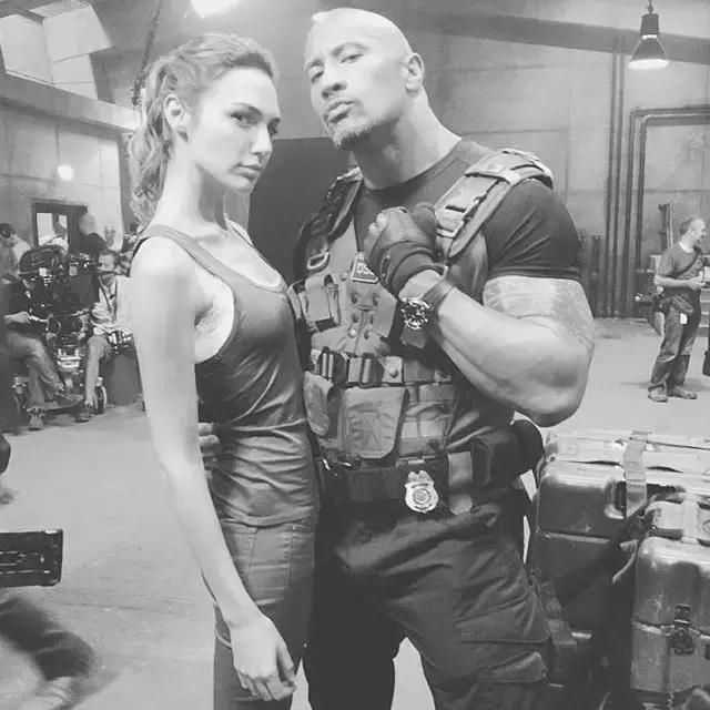 这位女神一登场,全世界宅男的审美都统一了