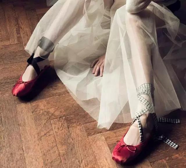 集优雅与舒适于一身的芭蕾鞋,时尚圈火炸天的芭蕾舞鞋