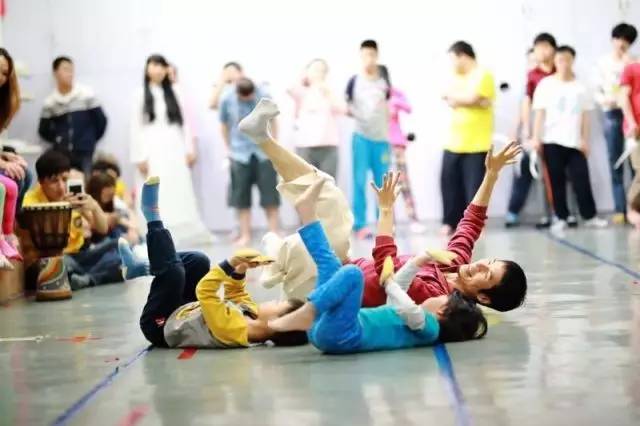 感谢命运的安排让我遇见了你,感谢命运的安排终于让我遇到你