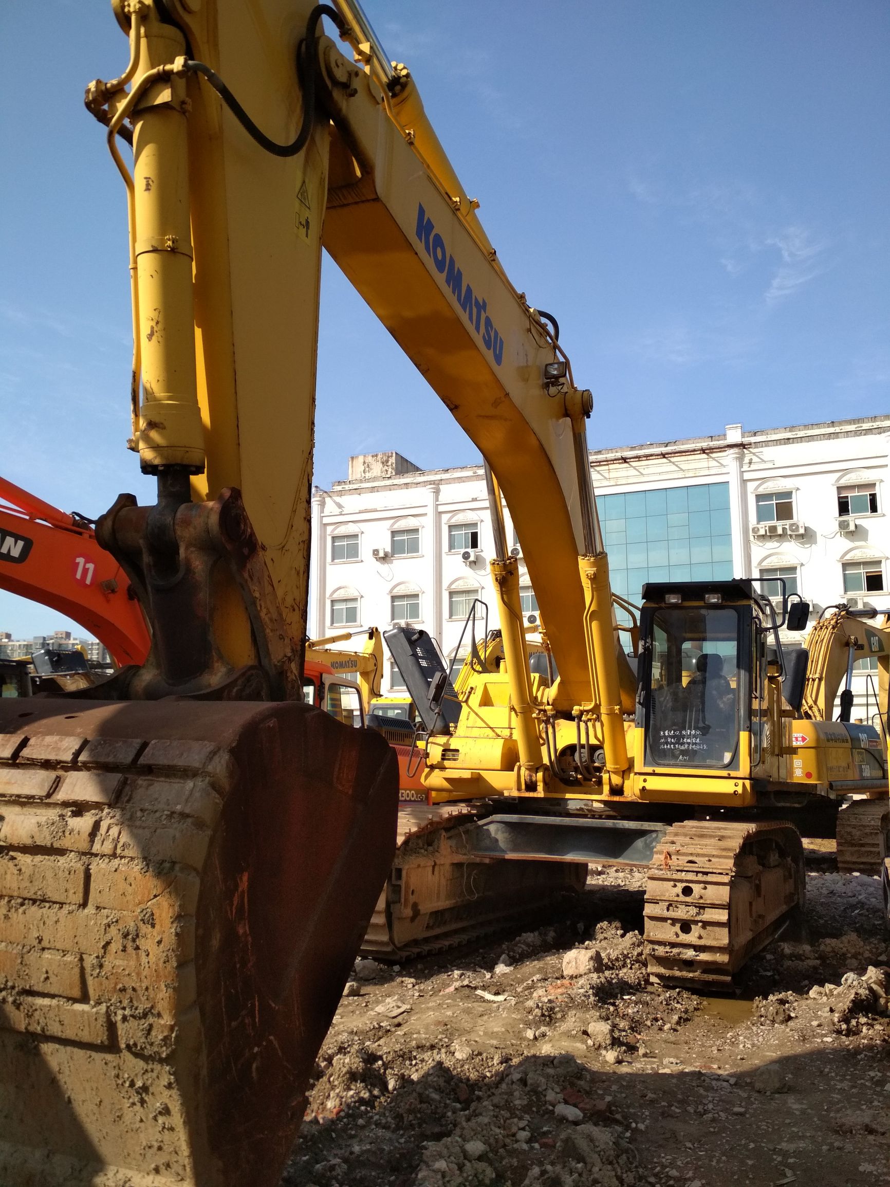 二手挖掘机分析,二手小松110挖掘机