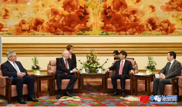 中德会晤完整版,中德握手最新消息