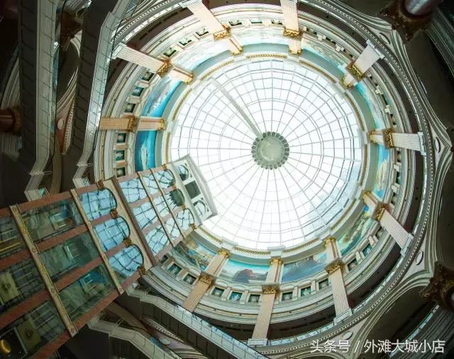 一脚上天，一脚入海，快闪店都这么玩了