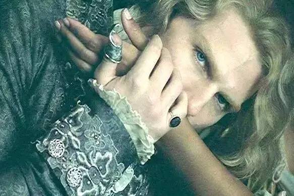 电影推荐吸血鬼爱情片,外国的吸血鬼爱情系列电影