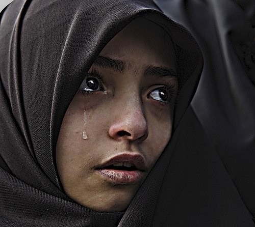 女性不是天生的而是被社会塑造的,女性不是天生的而是被后天塑造的