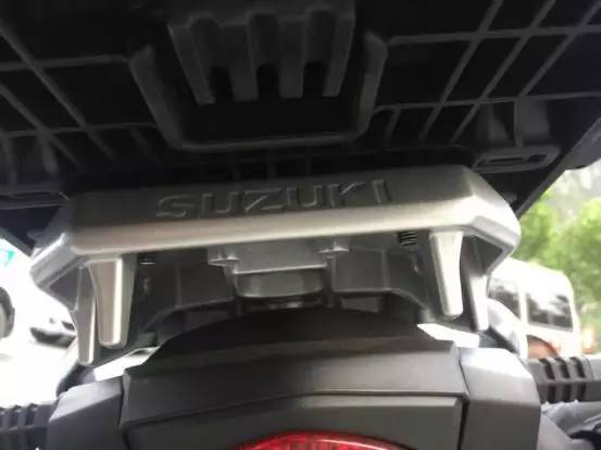 最新豪爵铃木dl250评测视频,18年的豪爵铃木dl250值得买吗