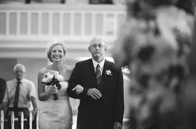 谢谢你双手撑起我们的家完整版,爸爸谢谢你为我做的一切