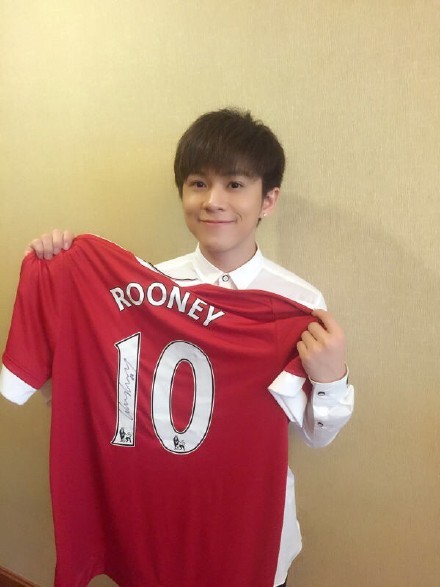 鹿晗去曼联俱乐部五年前,娱乐圈里的鹿晗粉丝