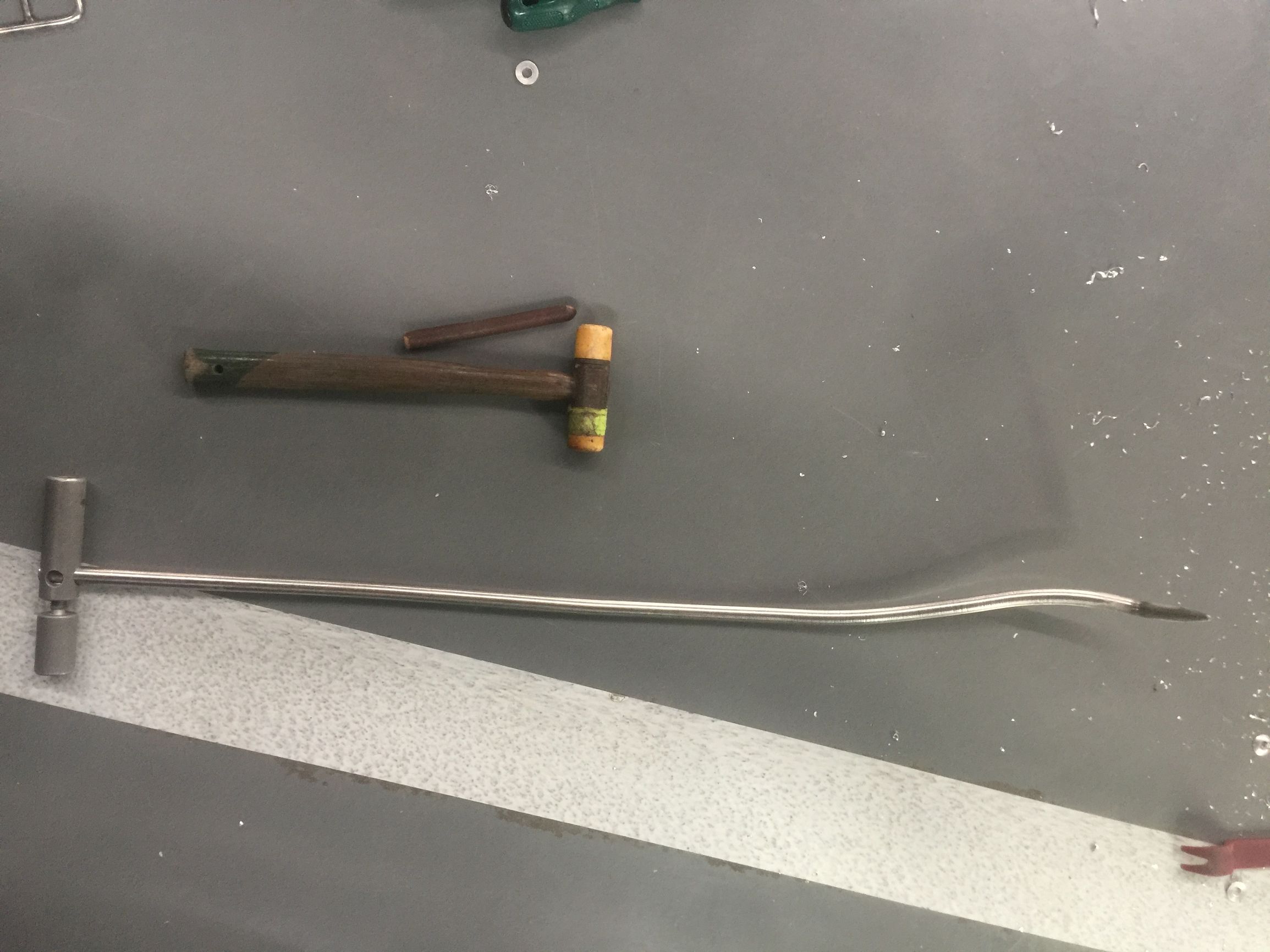 奔驰凹陷无痕修复,奔驰车门凹陷掉漆修复多少钱