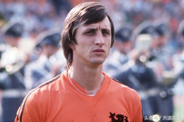 荷甲出了哪些球星,从阿贾克斯青训营走出的足球巨星