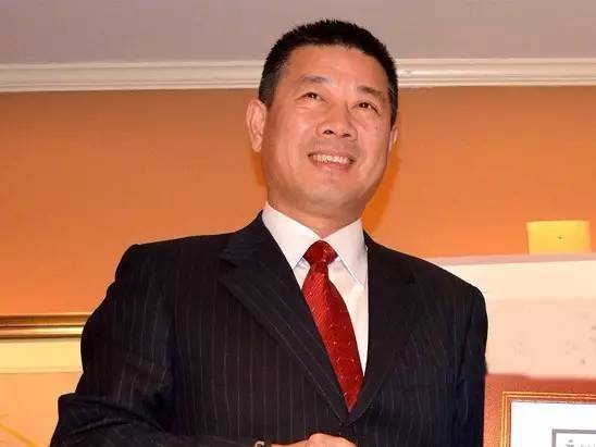 霸气！东北硬汉让国产奶粉在美国刷屏！1年狂卖46亿，还上了华尔街头条！