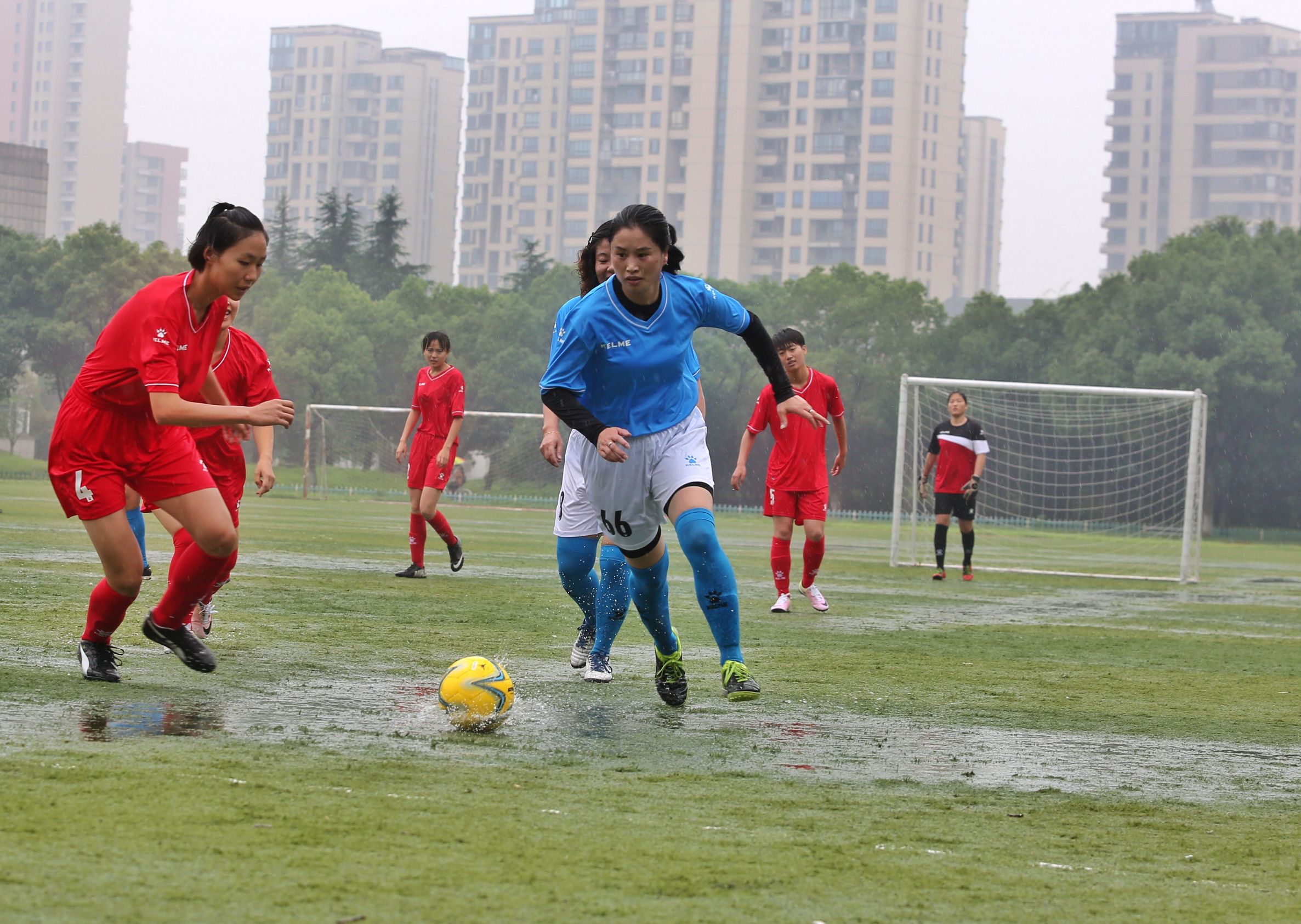 湖州初中女子足球比赛,湖州市2018女子足球