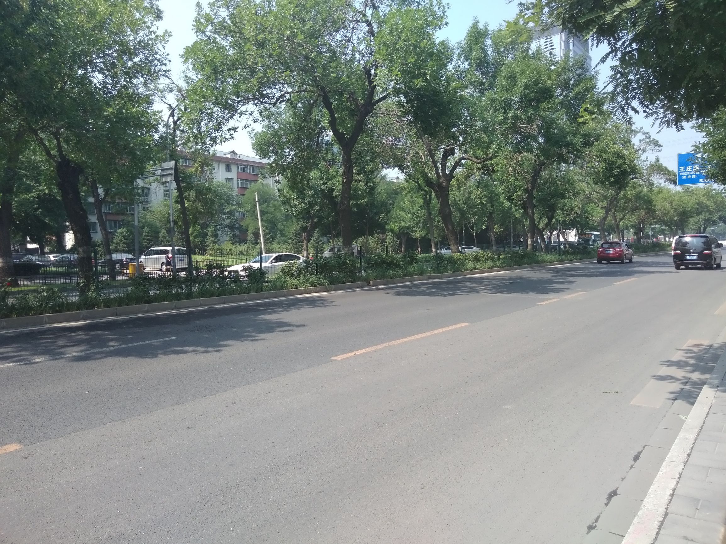 中低端手机流畅,中低端稳60帧的手机