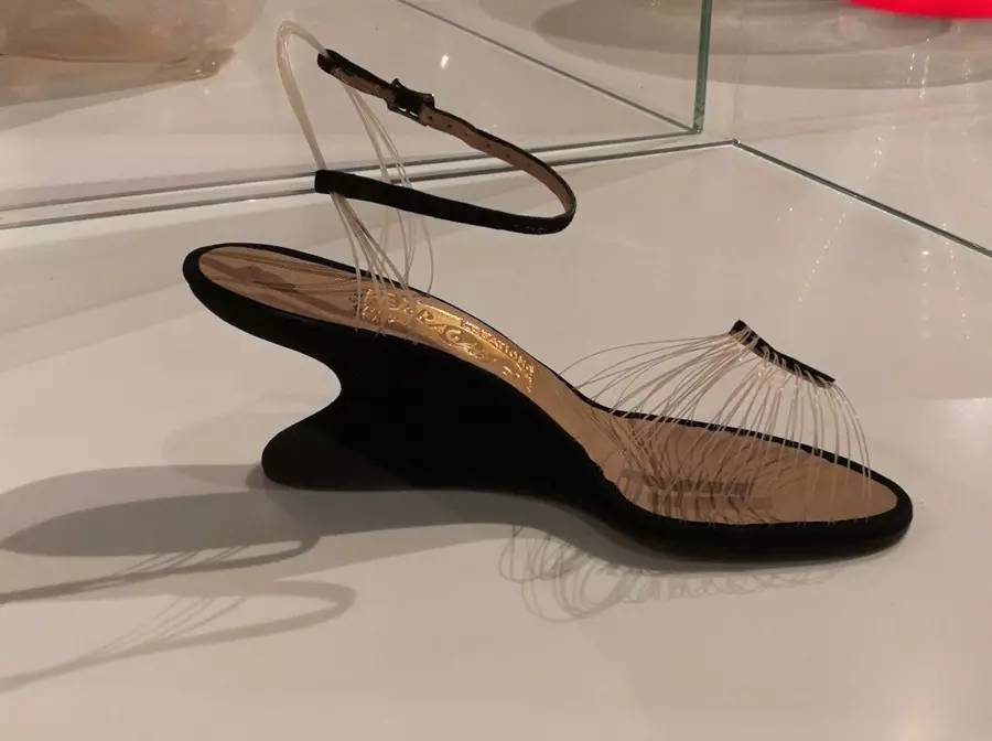 一个赤足小子,为做出“永远合脚的鞋”奋斗终生