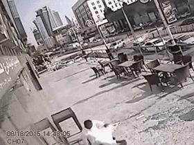 姑娘射个箭这么有风度