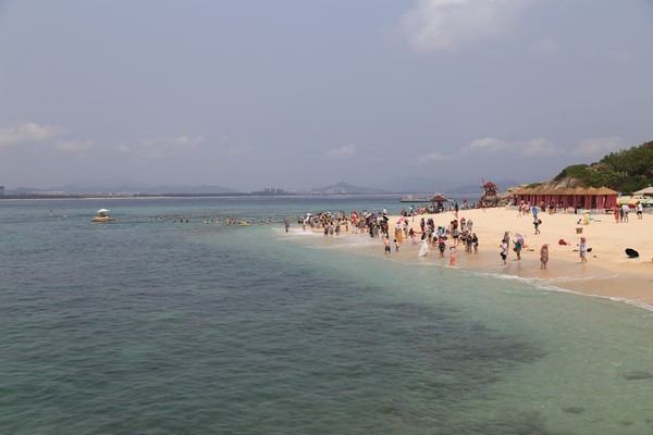 在三亚总有一片海属于一个人,在三亚椰梦长廊海边