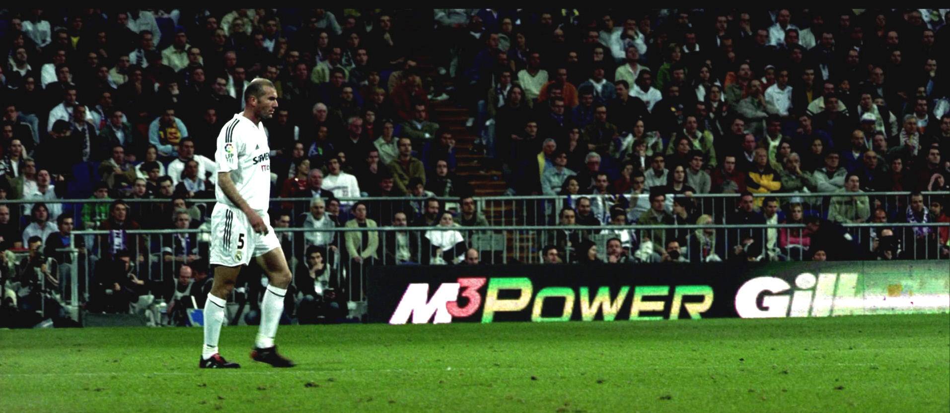 只有这部被中国人打一星的奇葩纪录片，才配得上他五星的球王生涯